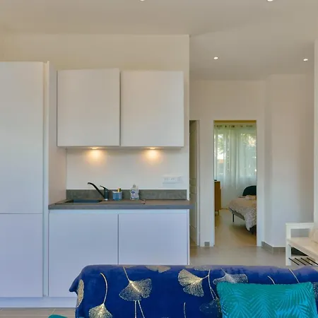 Refait A Neuf, Proche Et Centre Ville- Ajaccio-parc Berthaut