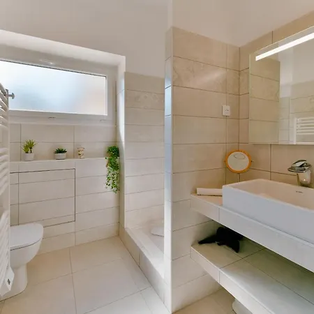 Refait A Neuf, Proche Et Centre Ville- Ajaccio-parc Berthaut Apartment *